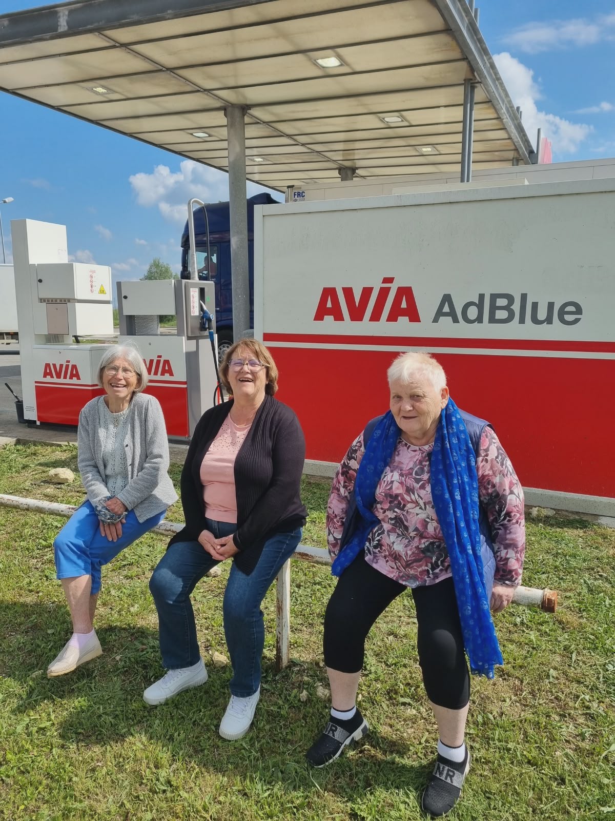 Trois grâces sur l'Aire du Loiret (A19)