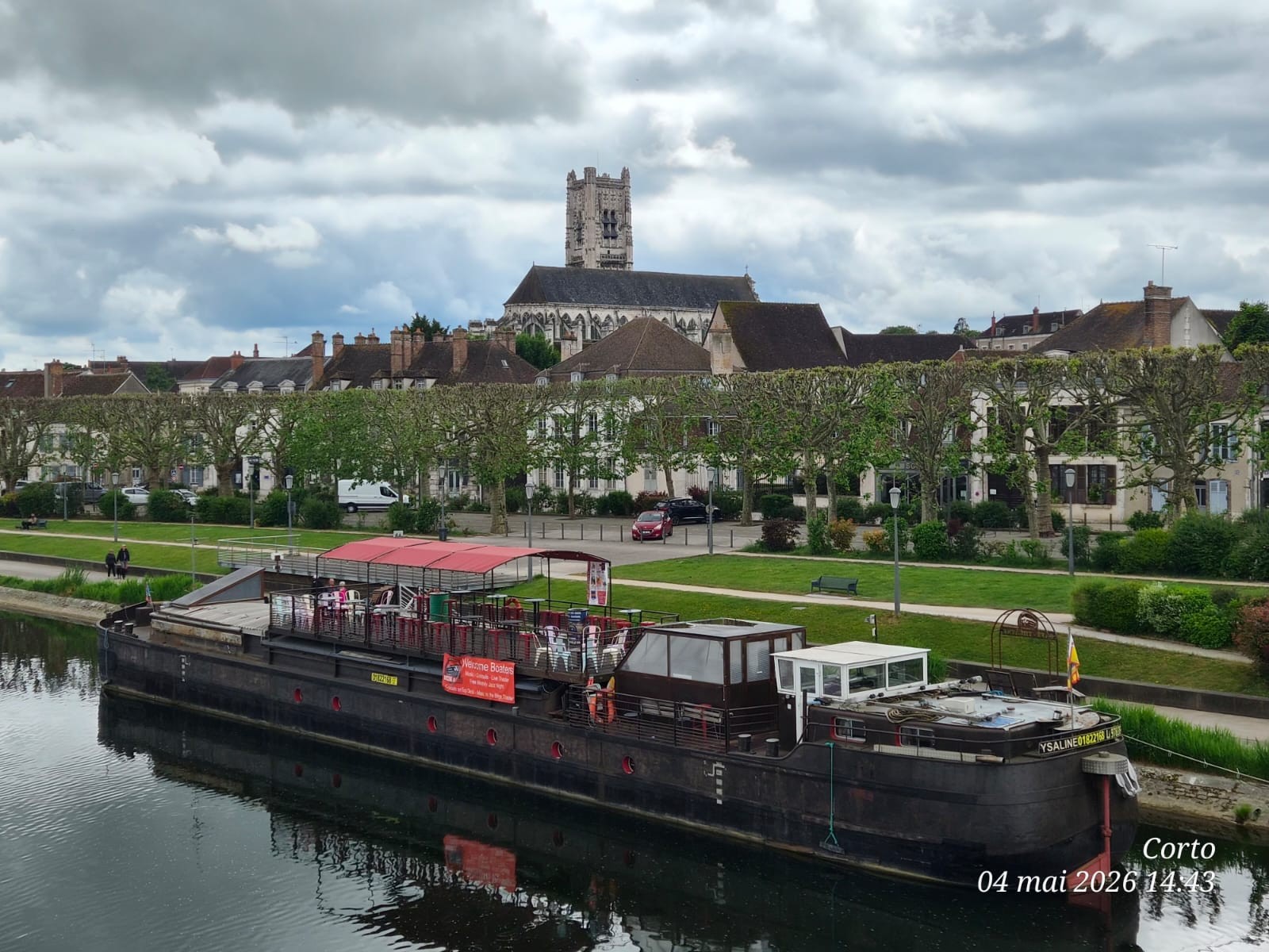 Péniche sur l'Yonne